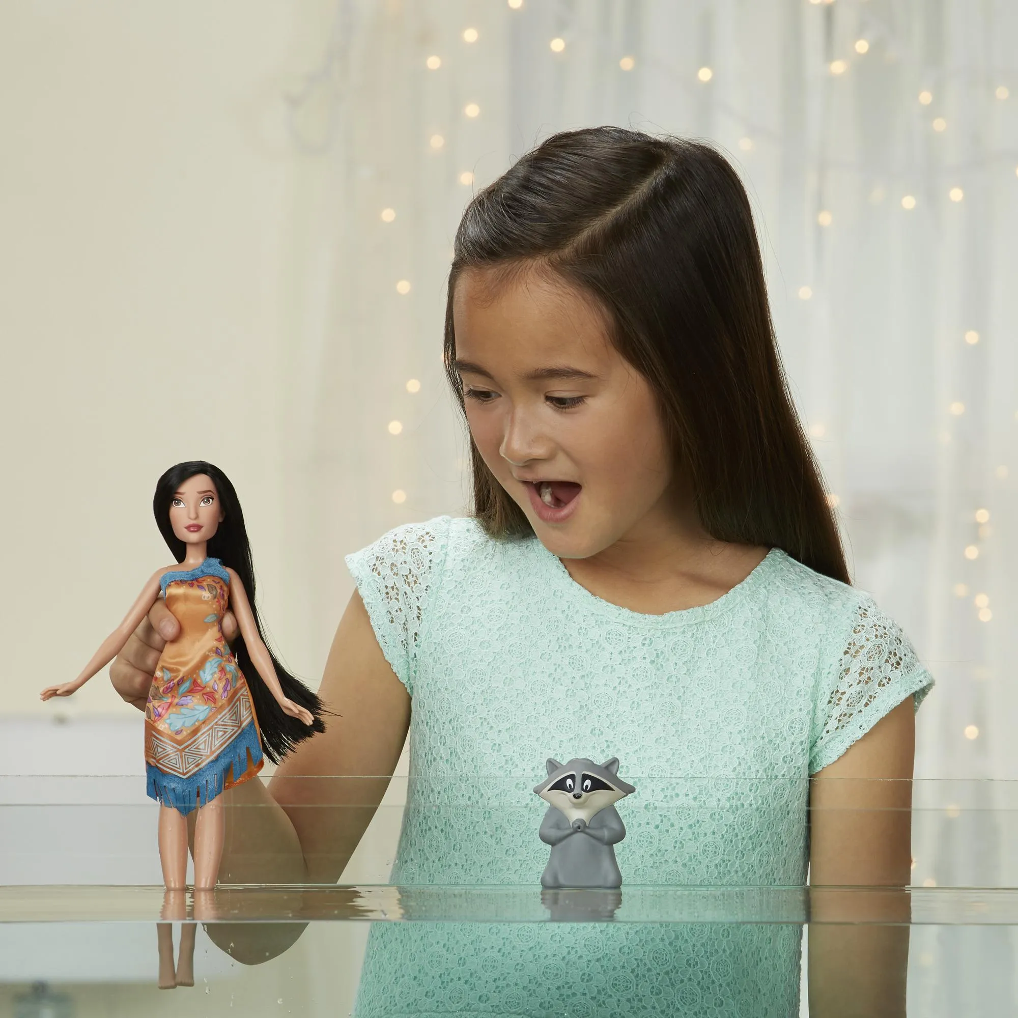 Disney Princess Forest Colors Reveal Pocahontas Doll