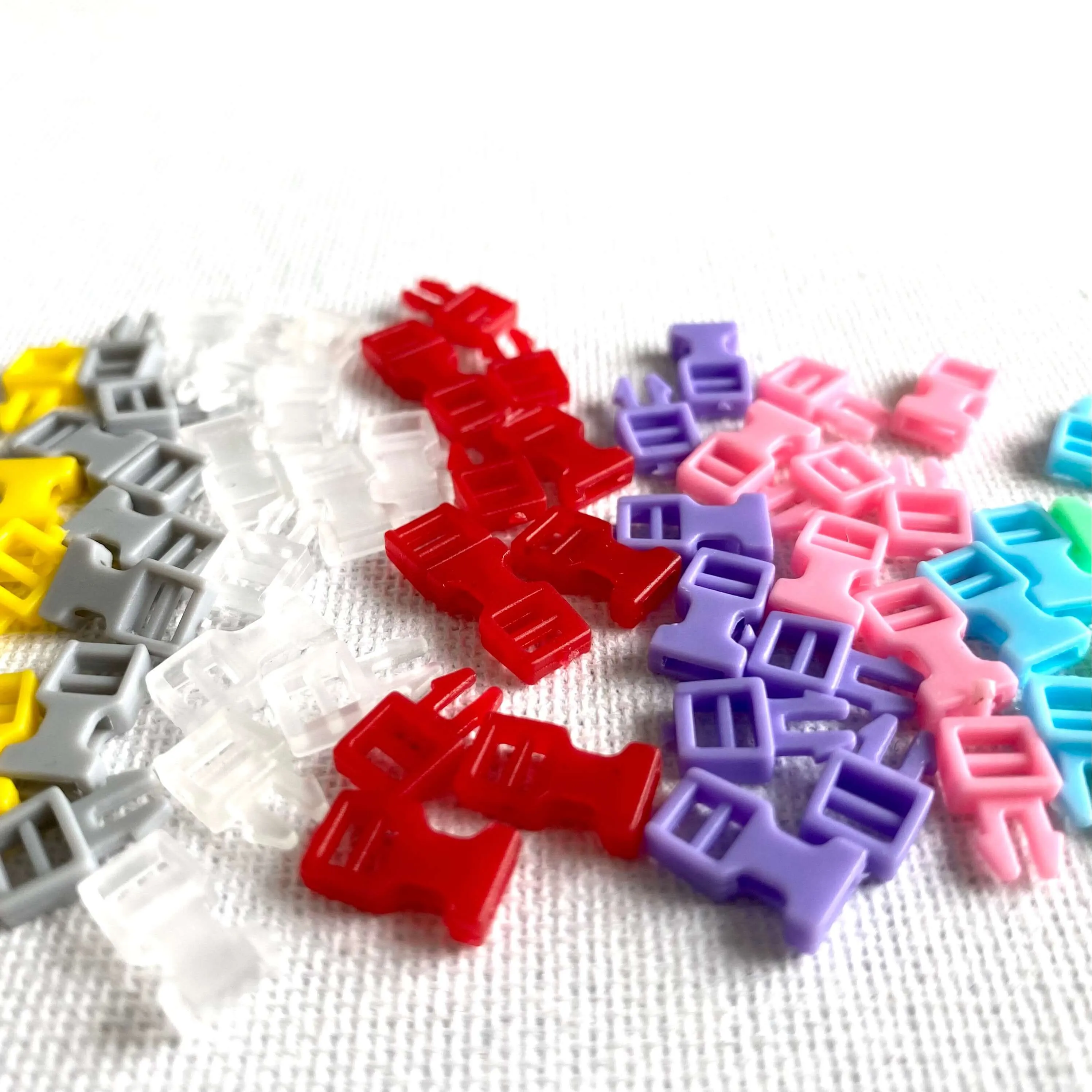 Doll clothes buckles 4mm Coloured plastic release buckle